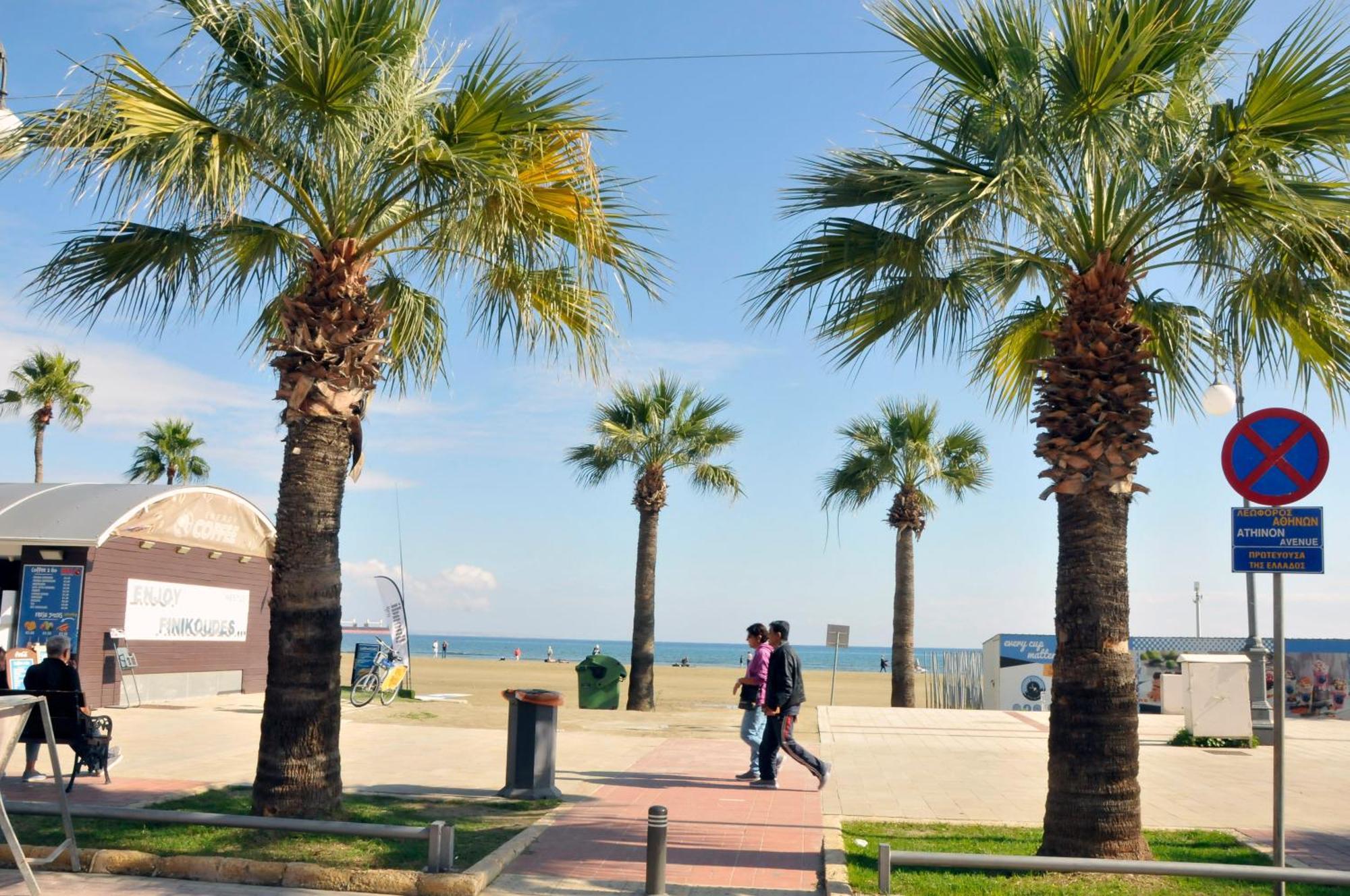 11 Suites - Golden Sunrise Suite Larnaca Phòng bức ảnh